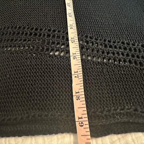 Bundle of 2 Guess Sweaters Size Small - Picture 13 of 15